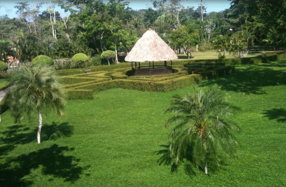 Hotel Mansion Del Rio Rio Dulce Town Esterno foto